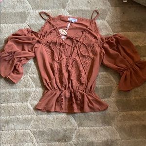 Two sisters blouse!! Originally 60$